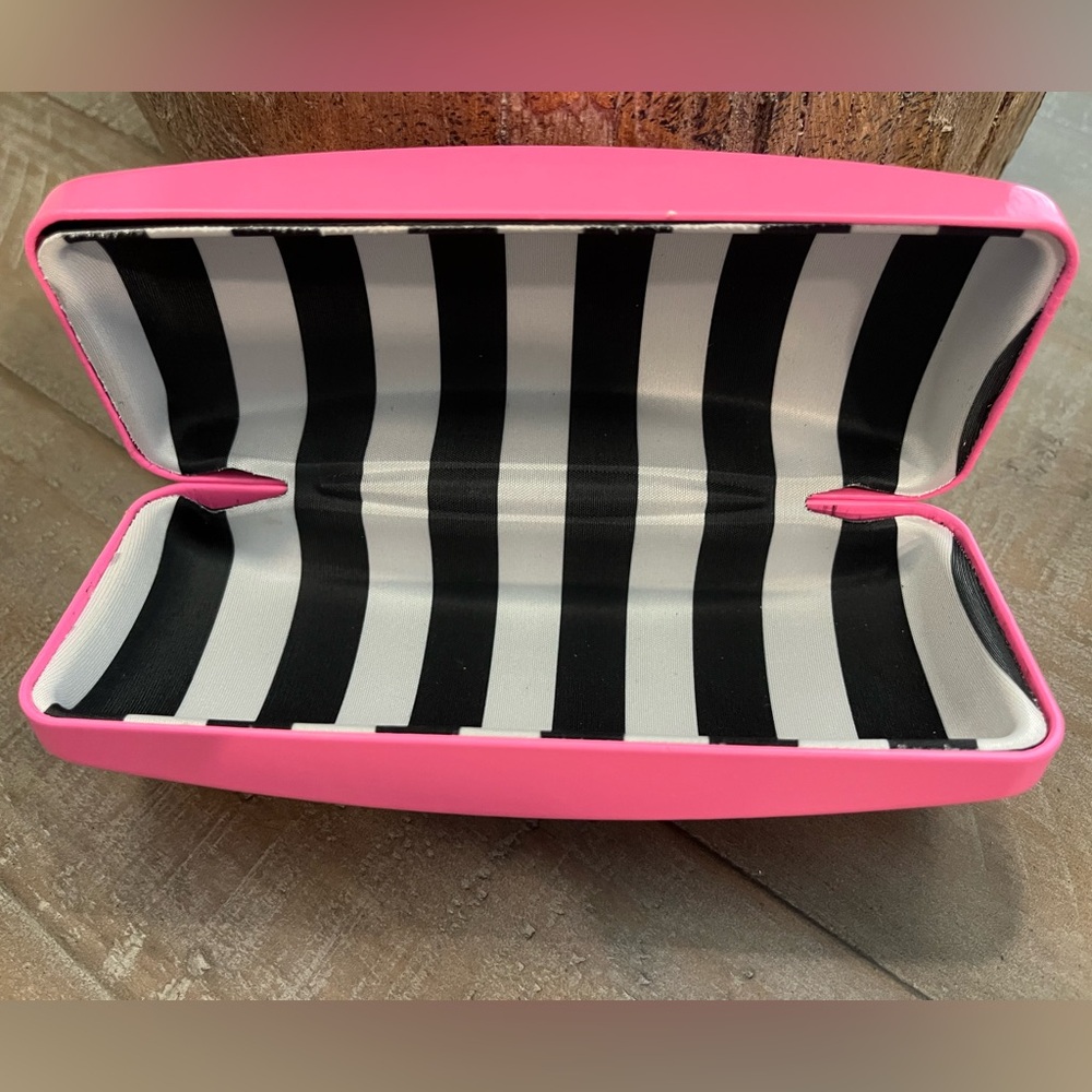 Betsey Johnson Bright Pink Eyewear Case - Picture 5 of 5